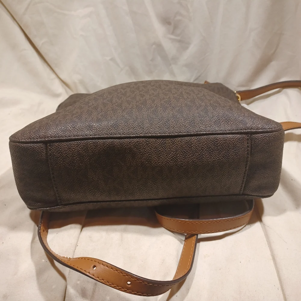 Michael Kors Brown Crossbody Bag - Picture 5 of 9